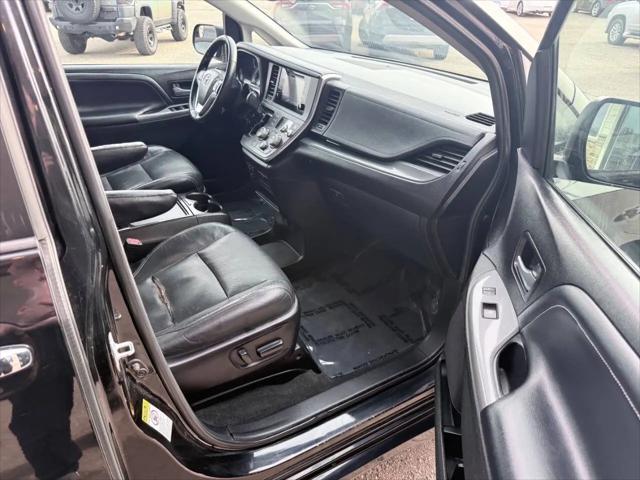 2015 Toyota Sienna SE 8 Passenger