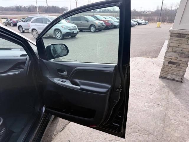 2015 Toyota Sienna SE 8 Passenger