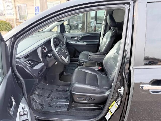 2015 Toyota Sienna SE 8 Passenger