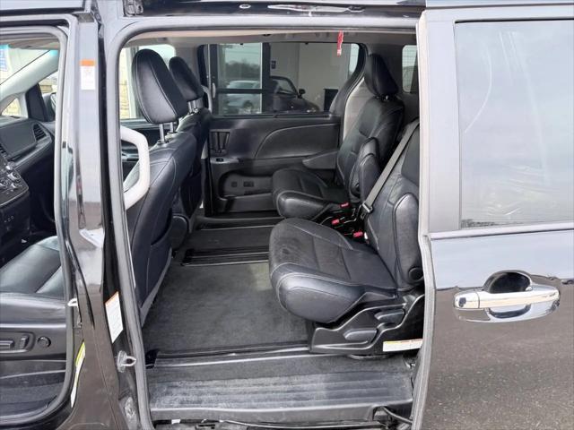 2015 Toyota Sienna SE 8 Passenger