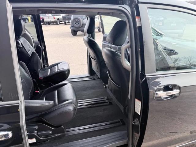 2015 Toyota Sienna SE 8 Passenger