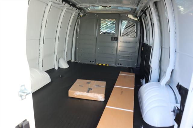 2025 GMC Savana Cargo RWD 2500 Regular Wheelbase Work Van