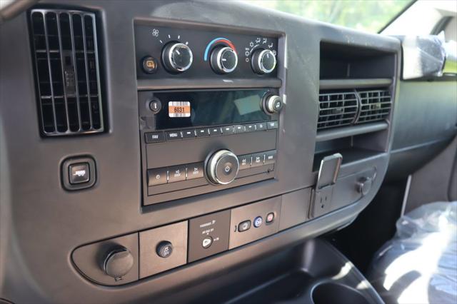 2025 GMC Savana Cargo RWD 2500 Regular Wheelbase Work Van