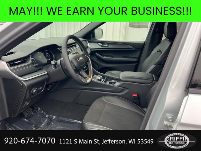 2025 Jeep Grand Cherokee L Altitude 4x4