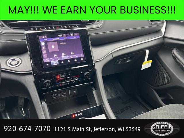 2025 Jeep Grand Cherokee L Altitude 4x4
