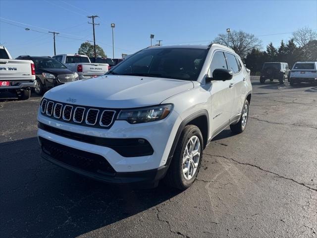 2024 Jeep Compass COMPASS LATITUDE 4X4
