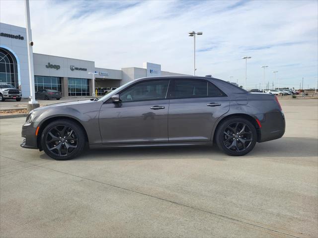 2022 Chrysler 300 Touring L