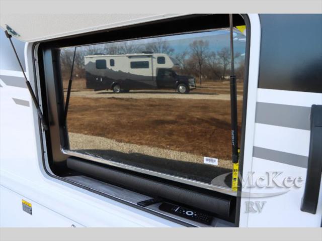2025 Ford E-450 Cutaway Unknown