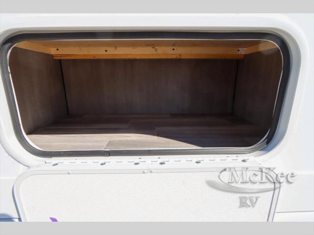 2025 Ford E-450 Cutaway Unknown