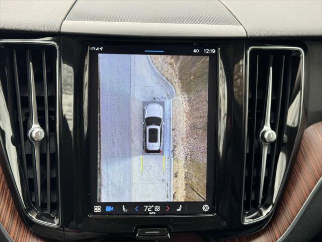 2023 Volvo XC60 B5 Plus Dark Theme