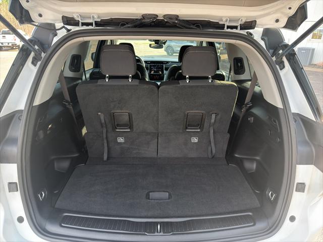 2023 Jeep Grand Cherokee L Laredo 4x4