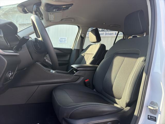 2023 Jeep Grand Cherokee L Laredo 4x4
