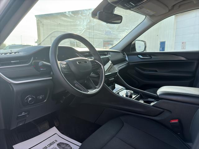 2023 Jeep Grand Cherokee L Laredo 4x4