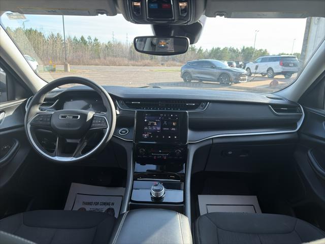 2023 Jeep Grand Cherokee L Laredo 4x4