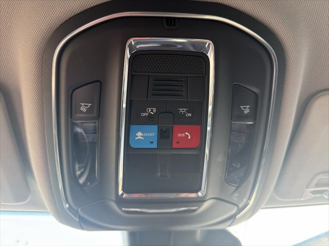 2023 Jeep Grand Cherokee L Laredo 4x4