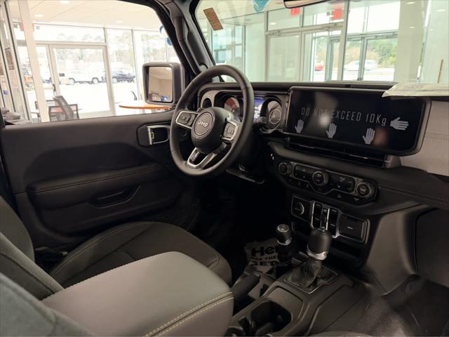 2025 Jeep Wrangler 4-Door Sahara 4x4