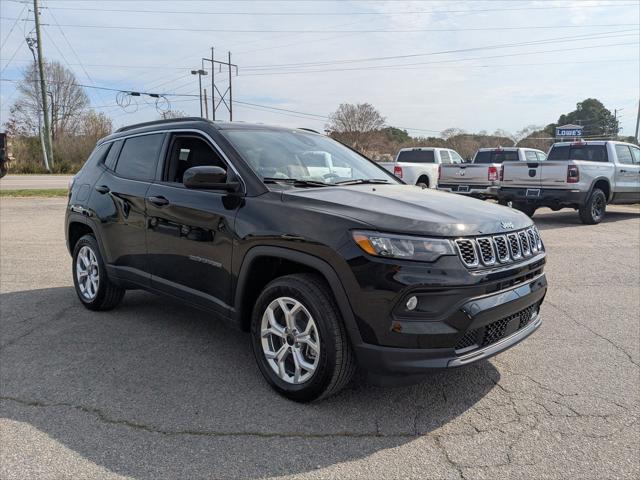 2025 Jeep Compass COMPASS LATITUDE 4X4