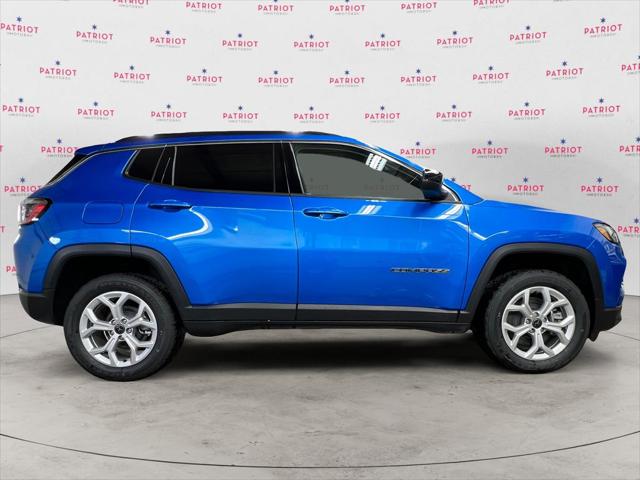 2025 Jeep Compass COMPASS LATITUDE 4X4