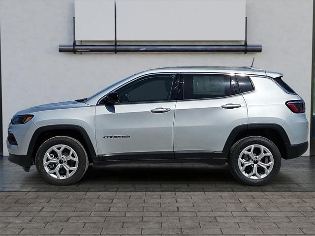 2025 Jeep Compass COMPASS LATITUDE 4X4