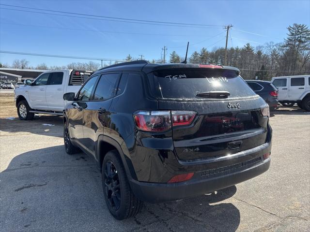 2025 Jeep Compass COMPASS LATITUDE 4X4