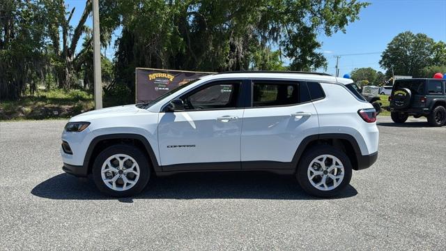 2025 Jeep Compass COMPASS LATITUDE 4X4