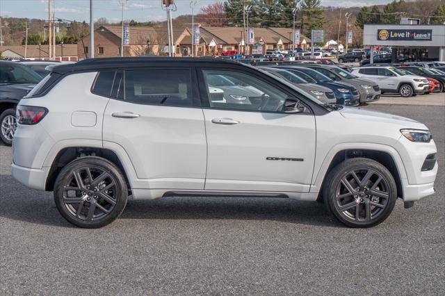 2025 Jeep Compass COMPASS LIMITED 4X4