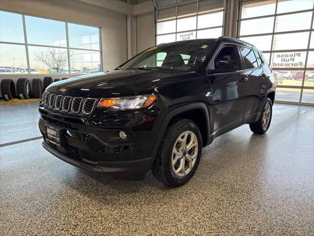 2025 Jeep Compass COMPASS LATITUDE 4X4