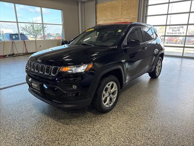 2025 Jeep Compass COMPASS LATITUDE 4X4