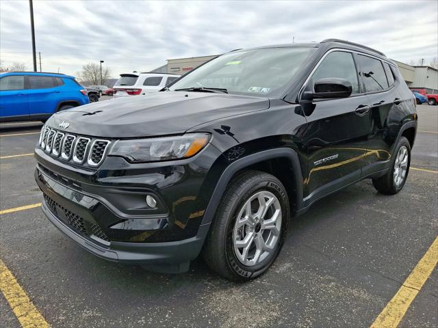 2025 Jeep Compass COMPASS LATITUDE 4X4