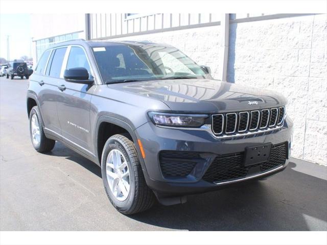 2025 Jeep Grand Cherokee GRAND CHEROKEE LAREDO X 4X4