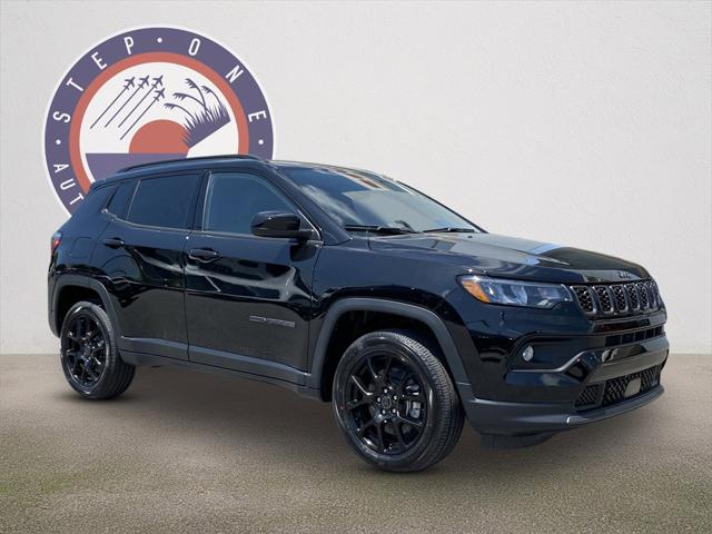 2025 Jeep Compass COMPASS LATITUDE 4X4