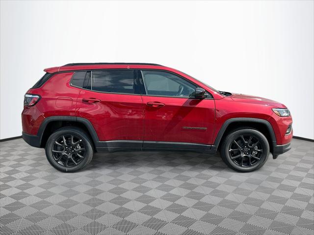 2025 Jeep Compass COMPASS LATITUDE 4X4