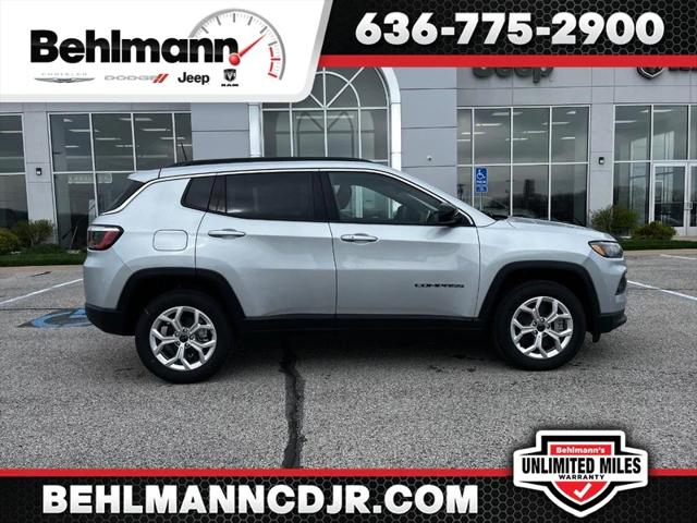 2025 Jeep Compass COMPASS LATITUDE 4X4