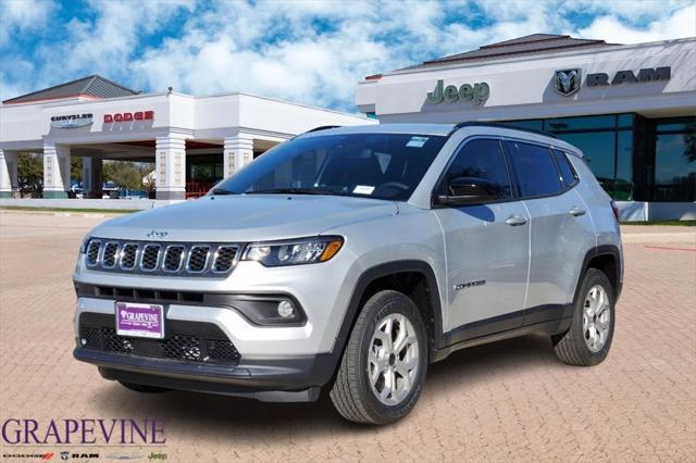 2025 Jeep Compass COMPASS LATITUDE 4X4