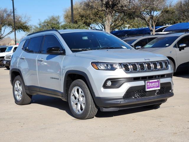 2025 Jeep Compass COMPASS LATITUDE 4X4