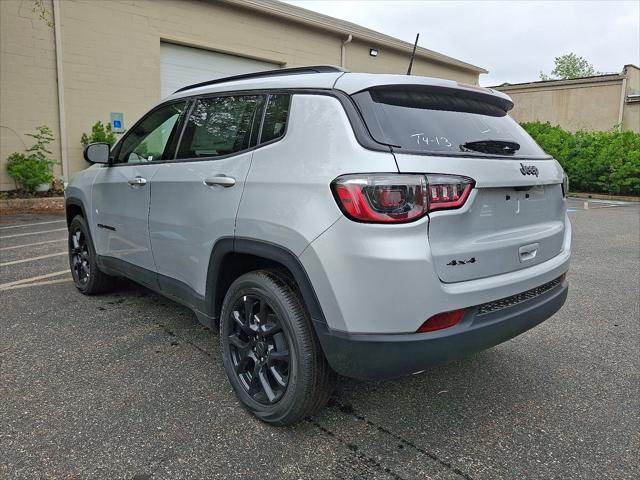2025 Jeep Compass COMPASS LATITUDE 4X4