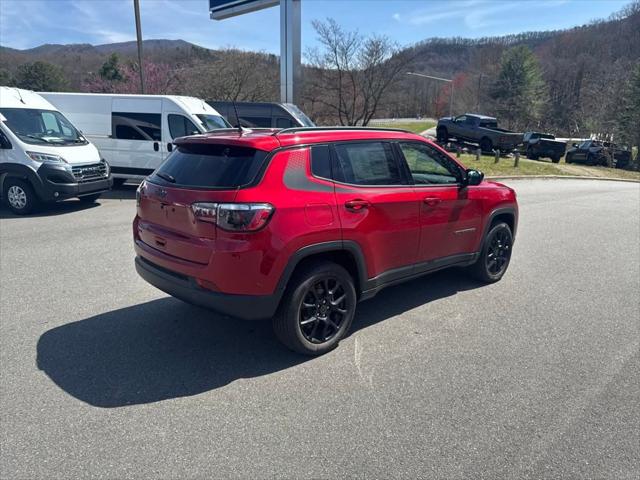 2025 Jeep Compass COMPASS LATITUDE 4X4