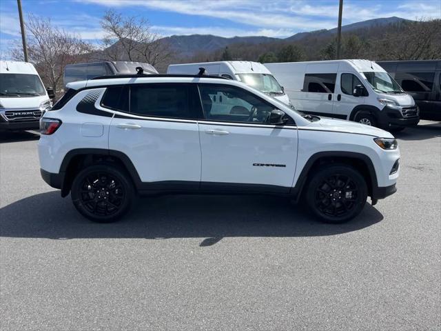 2025 Jeep Compass COMPASS LATITUDE 4X4