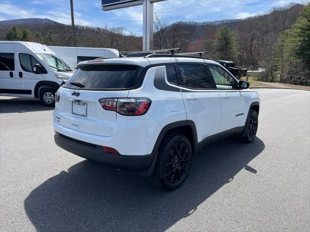 2025 Jeep Compass COMPASS LATITUDE 4X4