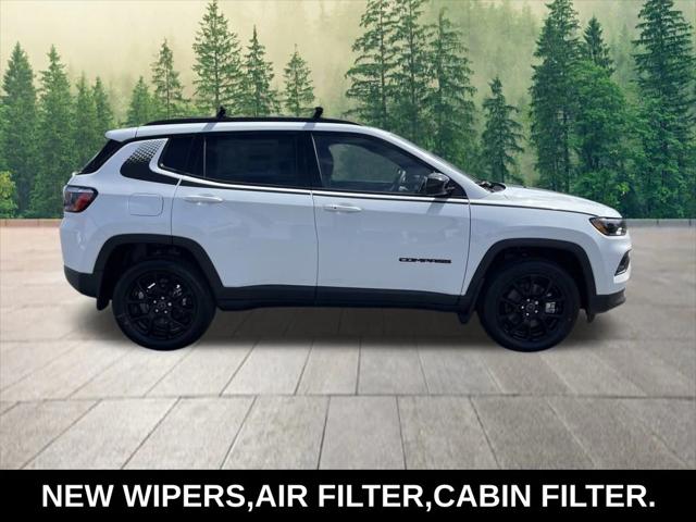 2025 Jeep Compass COMPASS LATITUDE 4X4