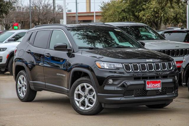 2025 Jeep Compass COMPASS LATITUDE 4X4