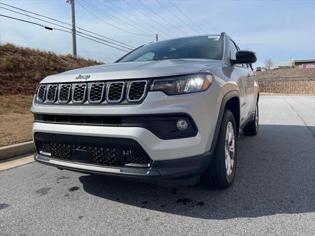 2025 Jeep Compass COMPASS LATITUDE 4X4
