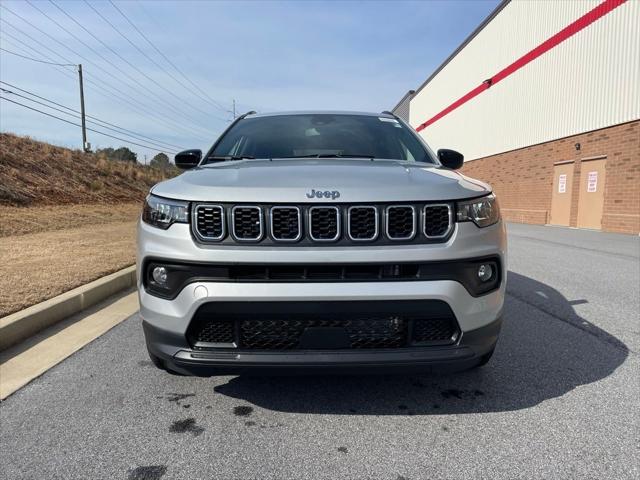 2025 Jeep Compass COMPASS LATITUDE 4X4