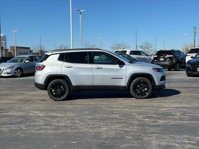 2025 Jeep Compass COMPASS LATITUDE 4X4