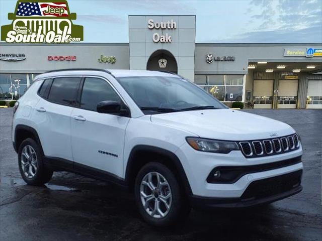 2025 Jeep Compass COMPASS LATITUDE 4X4