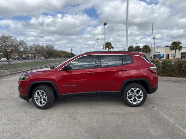 2025 Jeep Compass COMPASS LATITUDE 4X4