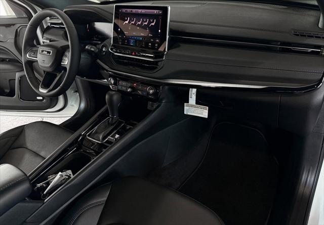2025 Jeep Compass COMPASS LIMITED 4X4