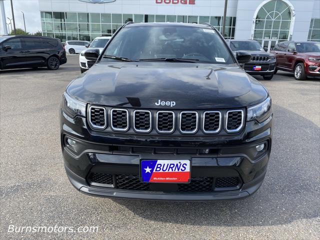 2025 Jeep Compass COMPASS LATITUDE 4X4