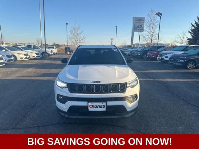 2025 Jeep Compass COMPASS LATITUDE 4X4