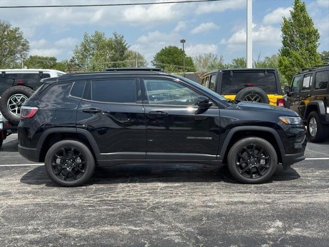 2025 Jeep Compass COMPASS LATITUDE 4X4